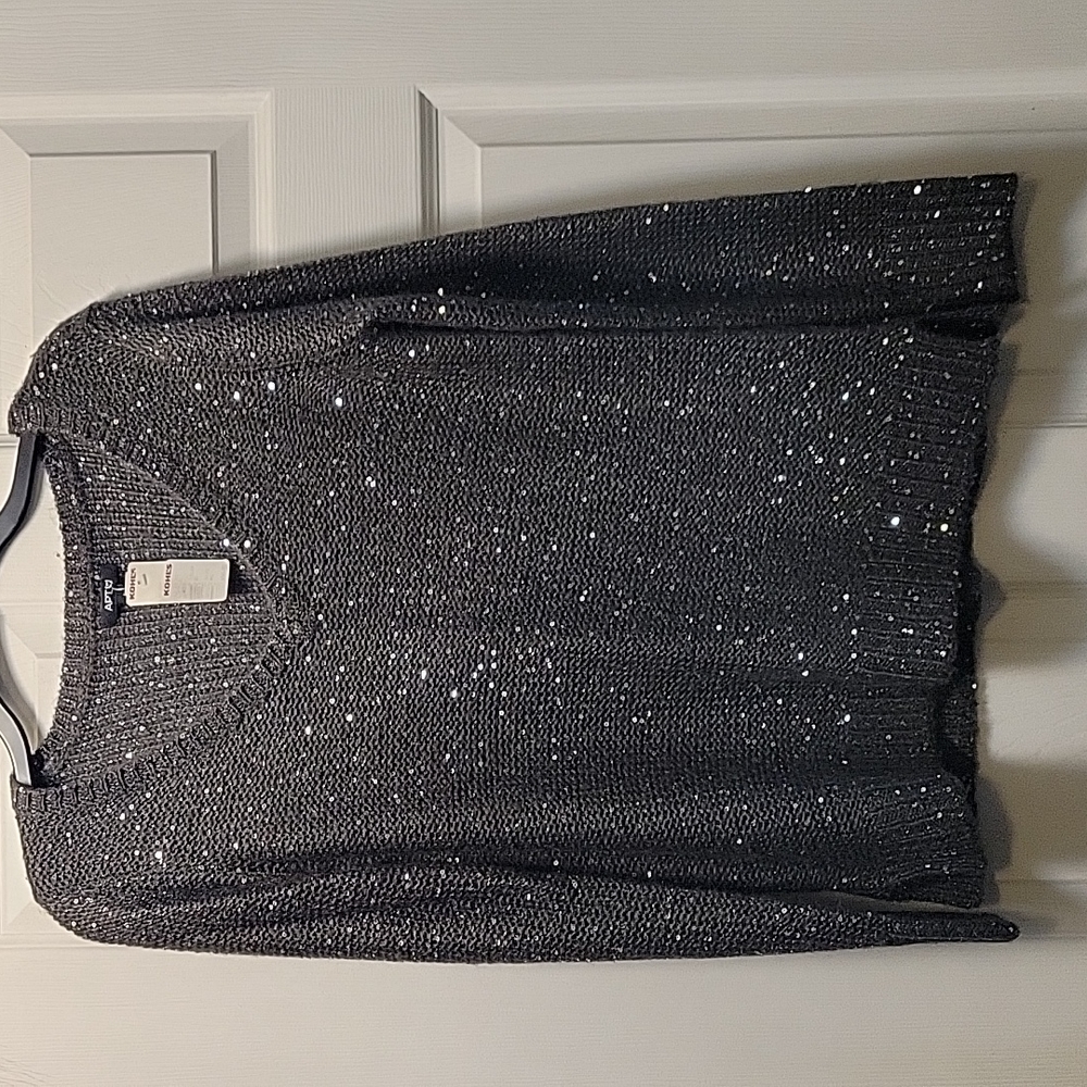 Women's sweater. Size small. Apt. 9 brand